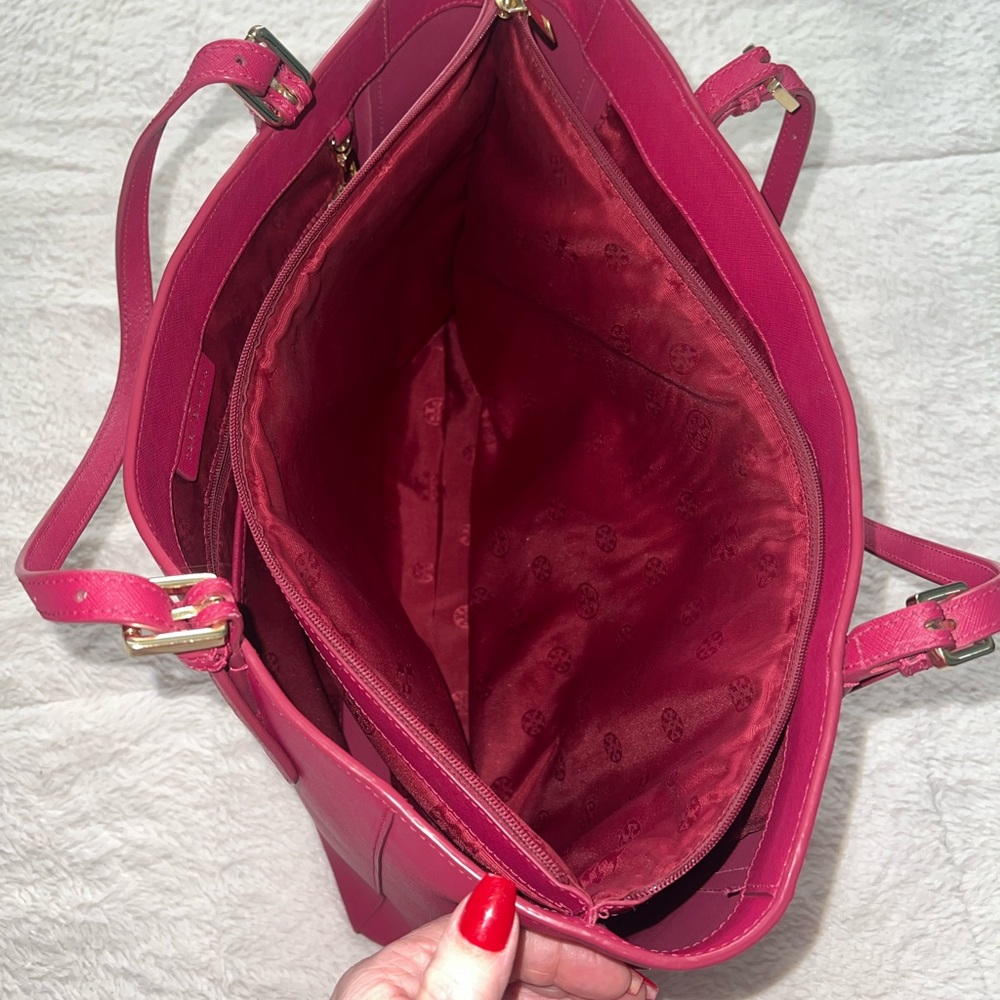 Tory Burch pink saffiano leather tote!🩷 - Picture 3 of 17